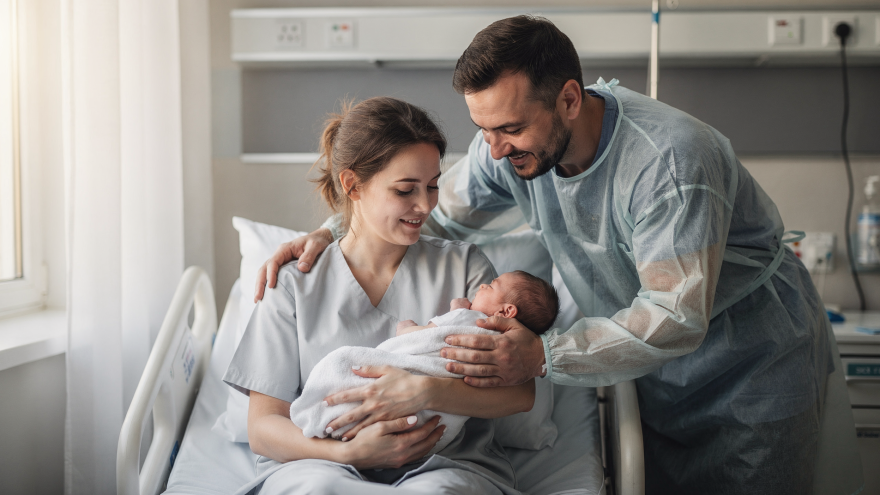 Роды в лицах: эмоциональные портреты мам и пап